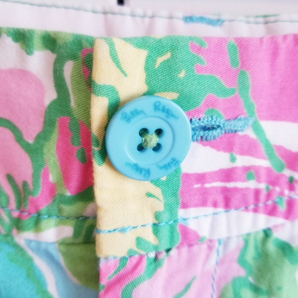 Lilly Pulitzer Callahan shorts hibiscus print - Picture 3 of 7